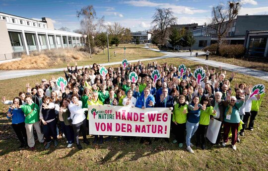 Hands Off Nature. Foto: Jörg Farys
