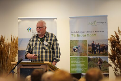 Moorkundler Prof. Hans Joosten bei Konferenz 2Moorschutz ist Klimaschutz" (Foto: Stephan Busse)
