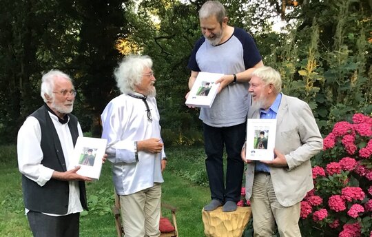 Übergabe der Festschrift zum 70. Geburtstag an Prof. Dr. Hans Dieter Knapp