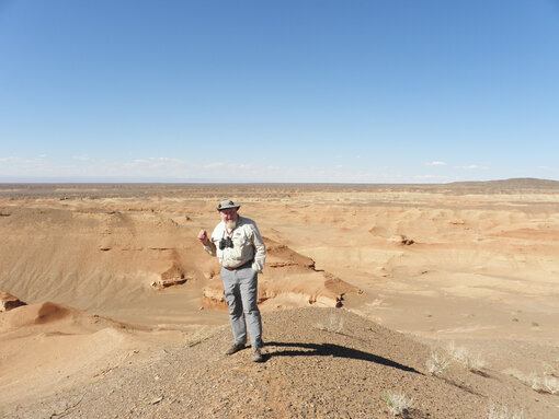Das Foto aus dem Jahr 2012 zeigt Prof. em. Dr. Michael Succow in der Mongolei.