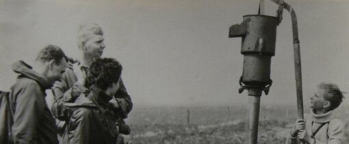 Nach Werner Rothmalers Tod nahmen die "Lamarckisten" seinen Sohn Philipp (rechts) oft mit auf Exkursion (Foto: Privatarchiv Succow)