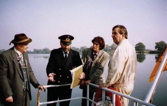 Exkursion mit Klaus Töpfer (rechts) im künftigen Nationalpark Unteres Odertal, Oktober 1991 (Foto: M. Succow)