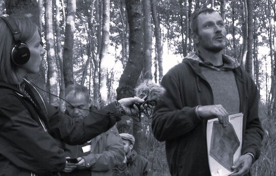 Tobias Scharnweber teilte seine Erfahrungen zum Anbau von Schwarzerle auf wiedervernässten Moorstandorten auf der EUKI Paludiculture Study Tour der Succow Stiftung (Fotoarchiv Succow Stiftung 2022 © A. Haberl). 